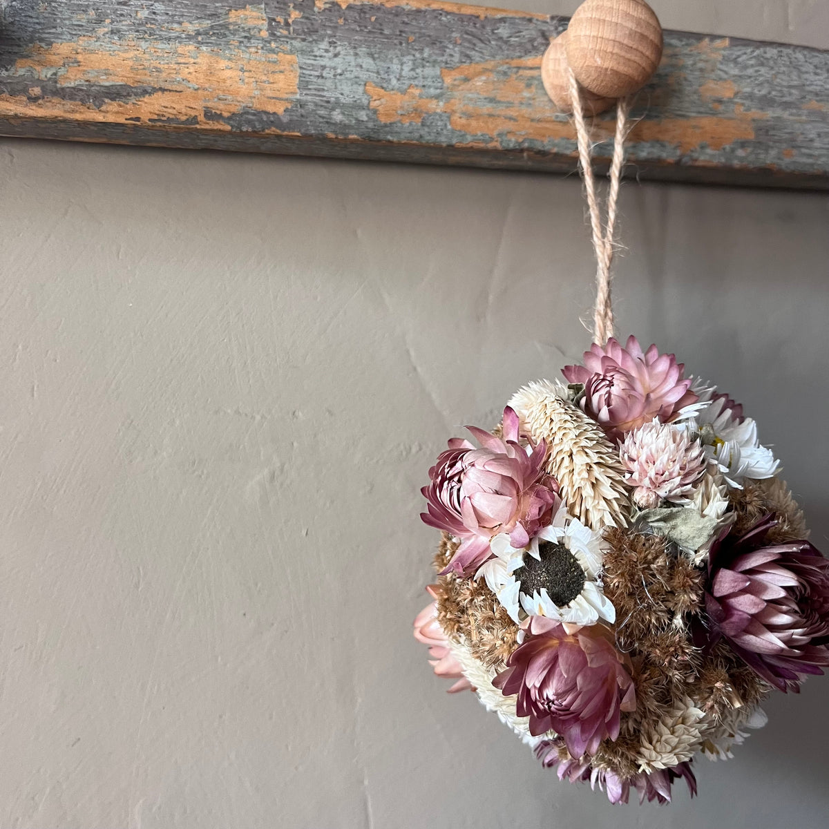 Dried flower baubles | Flower decorations | Tree decorations | Farmhouse Christmas | Natural Christmas decorations