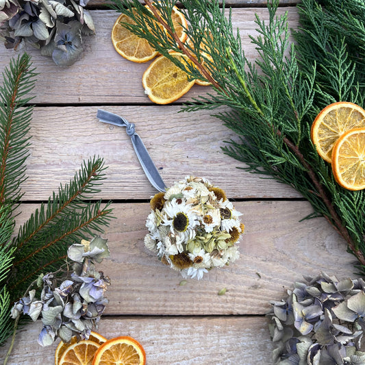 Dried flower baubles | Flower baubles | Flower decorations | Cottage Core | Christmas decorations | Country living | Country living Christmas