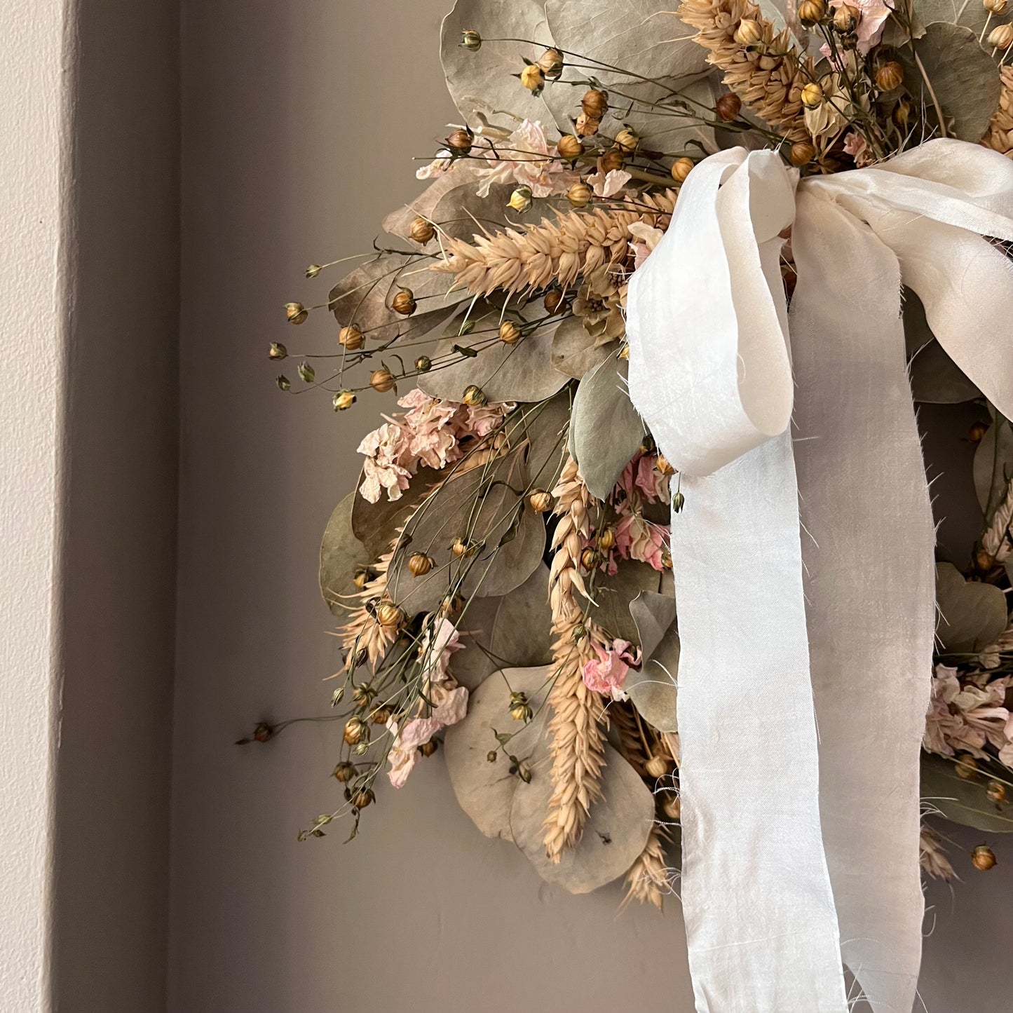 Dried Flower Wreath: Farmhouse Style Front Door Decor | 25cm