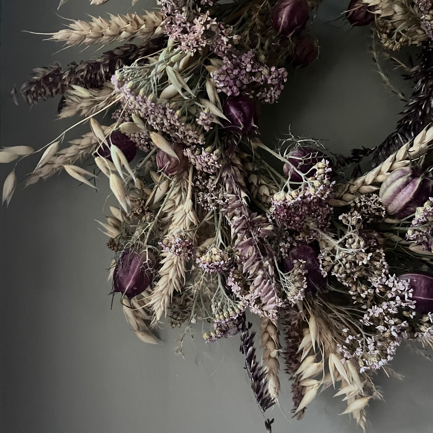 Spring Dried Flower Wreath: Farmhouse Decor (25x25cm)