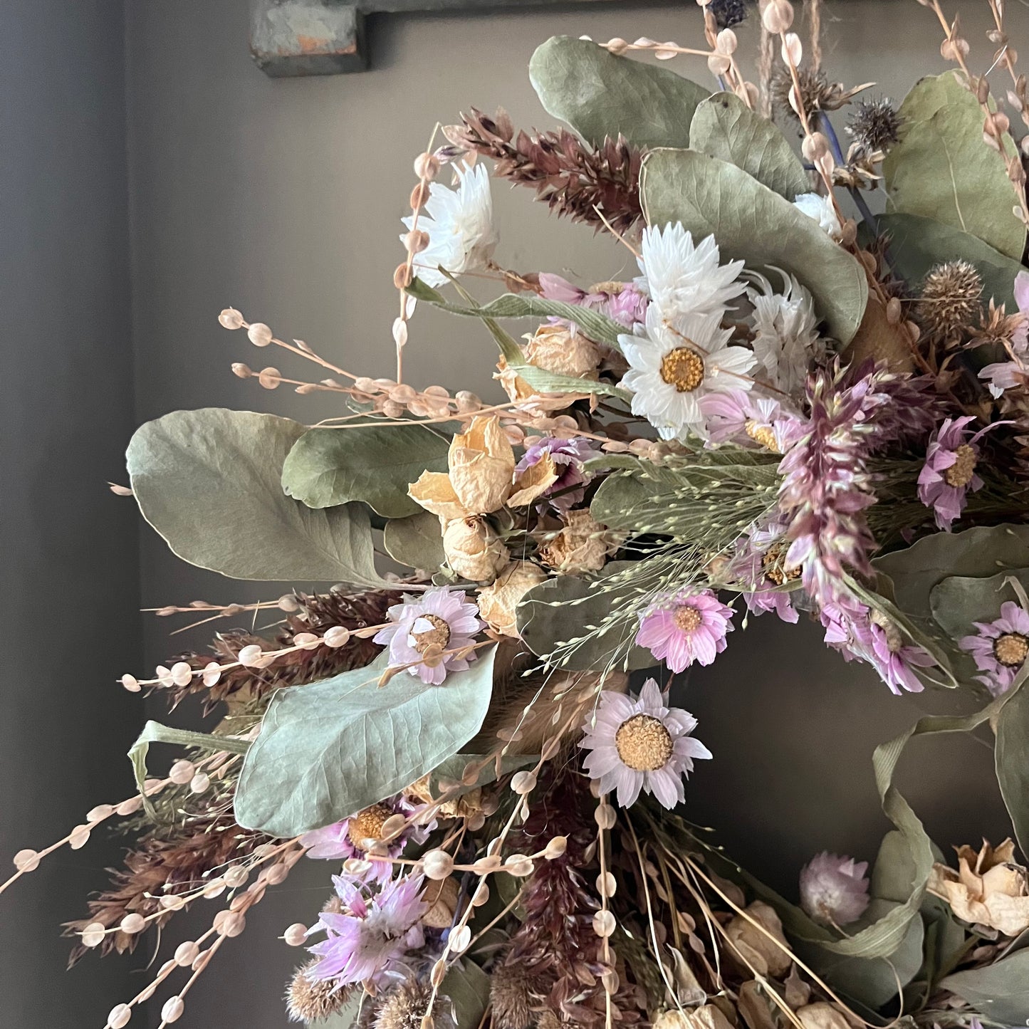 Handcrafted Dried Flower Wreath | Rustic Farmhouse Wall Hanging (25cm)