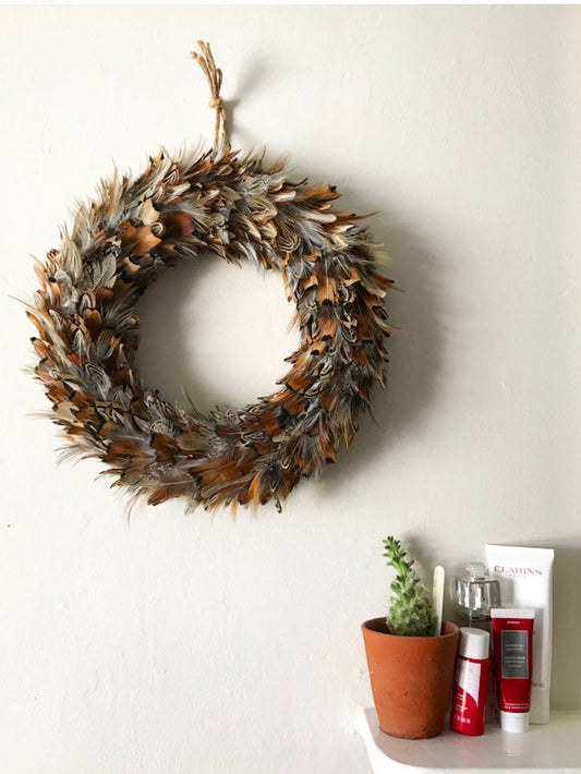 Feather wreath | Farmhouse wreath | Farmhouse decor | Autumn wreath | Autumnal farmhouse wreath | Country Living | 30-35cm