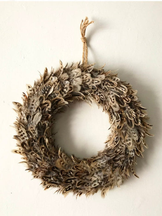Feather wreath | Farmhouse decor | Farmhouse style | Country living | Autumn Wreath | Autumnal door decor | Country living Home | 32-35cm