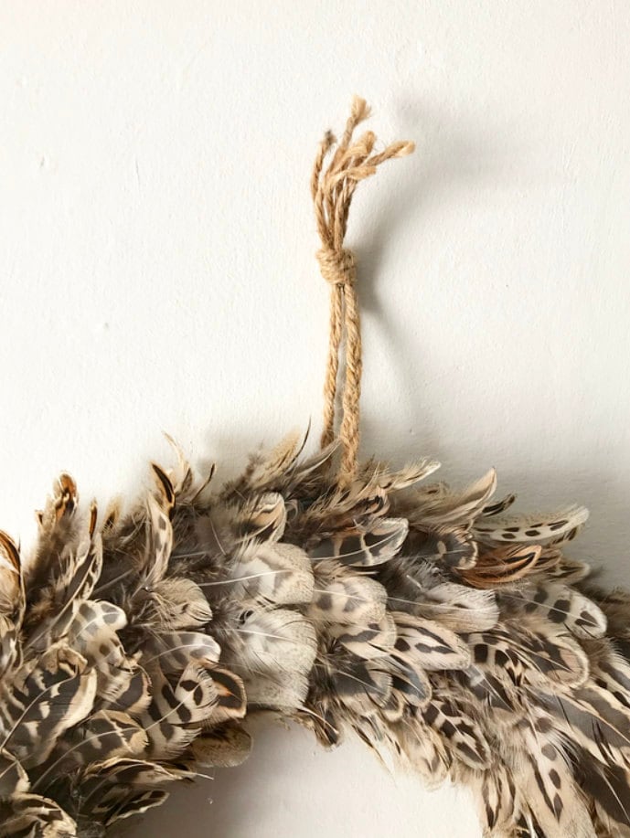 Feather wreath | Farmhouse decor | Farmhouse style | Country living | Spring Wreath | Spring door decor | Country living Home | 32-35cm