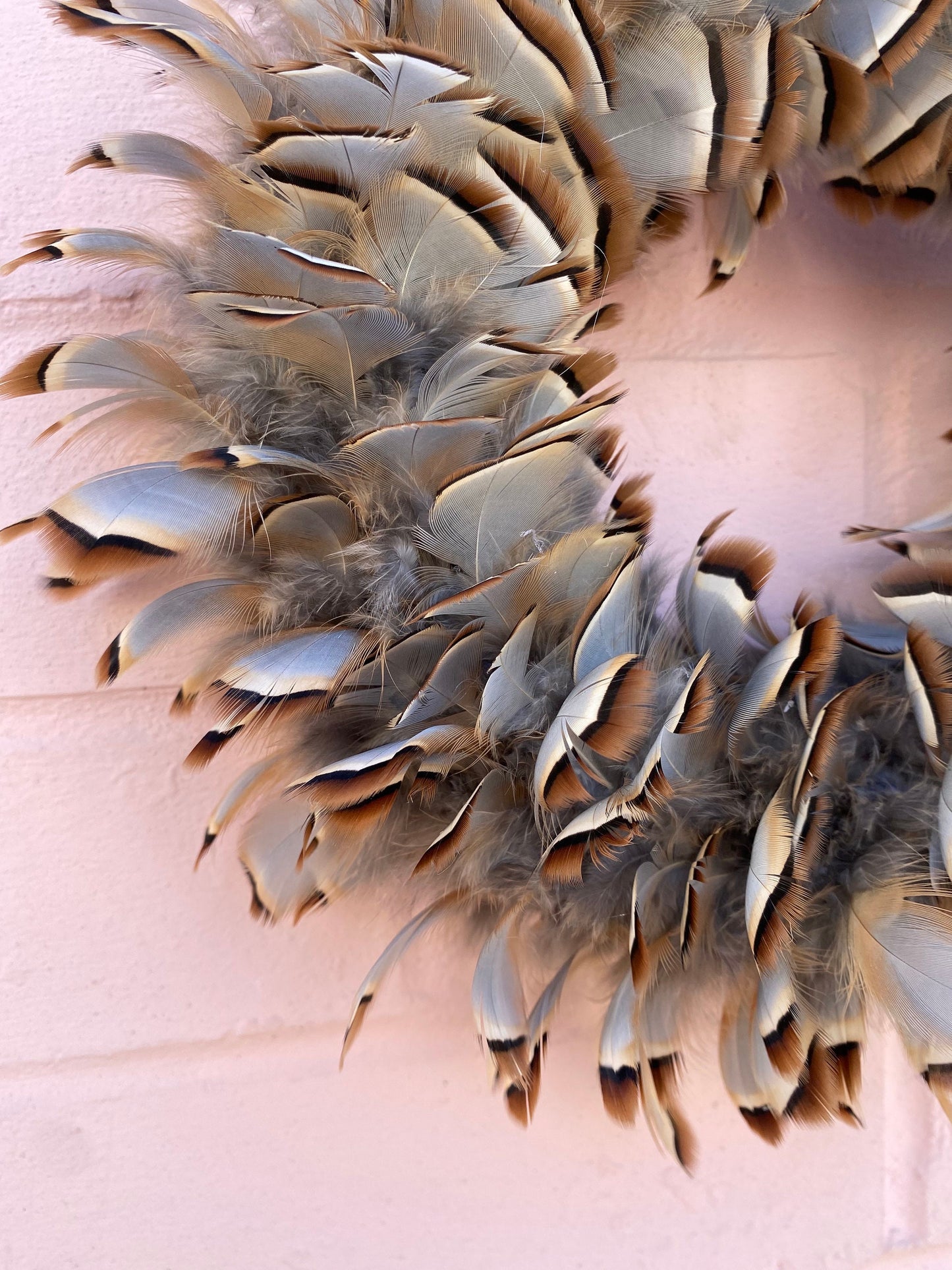 Feather wreath | Feather wall art | Farmhouse Easter | Farmhouse decor | Country wreath | Easter wreath | Spring home decor | 20-25cm