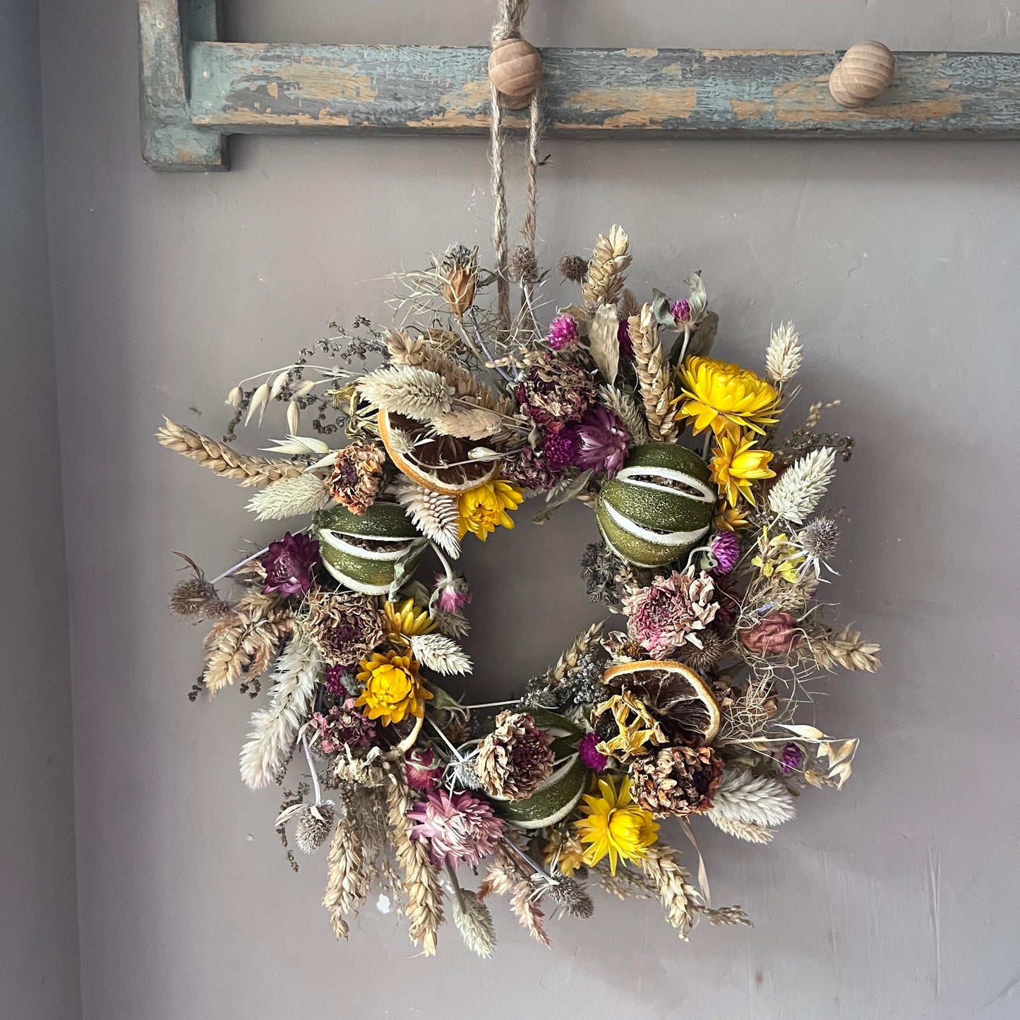 Everlasting flower | Spring inspired decor | Spring dried flowers | Small Dried Flower Wreath | Everlastings | Farmhouse Home Decor | 25cm