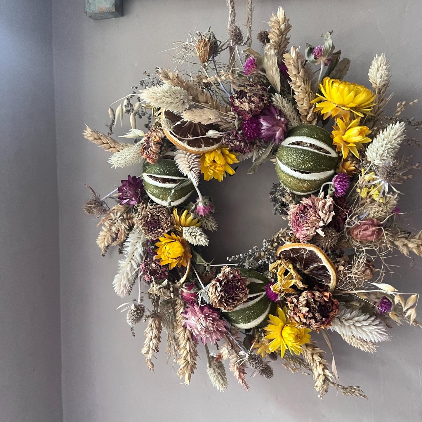 Everlasting flower | Spring inspired decor | Spring dried flowers | Small Dried Flower Wreath | Everlastings | Farmhouse Home Decor | 25cm