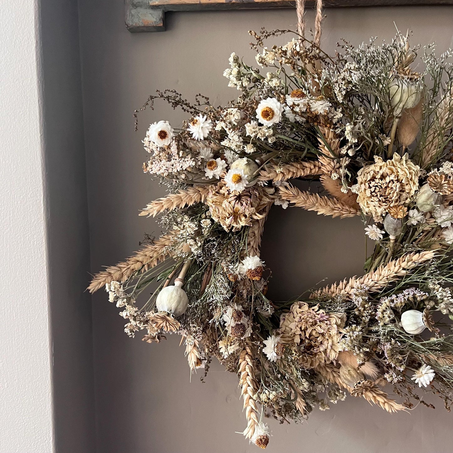 Everlasting dried flowers| Autumn inspired decor | Colourful dried flowers | Autumnal farmhouse decor | Small Dried Flower Wreath | 25x25cm
