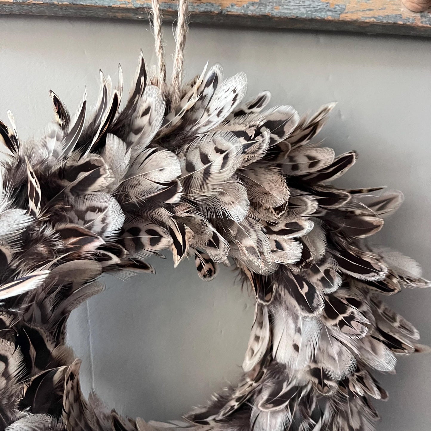 Feather wreath | Winter wreath | Farmhouse wreath | Country living home | Country living Christmas  | Door wreath | 20-25cm