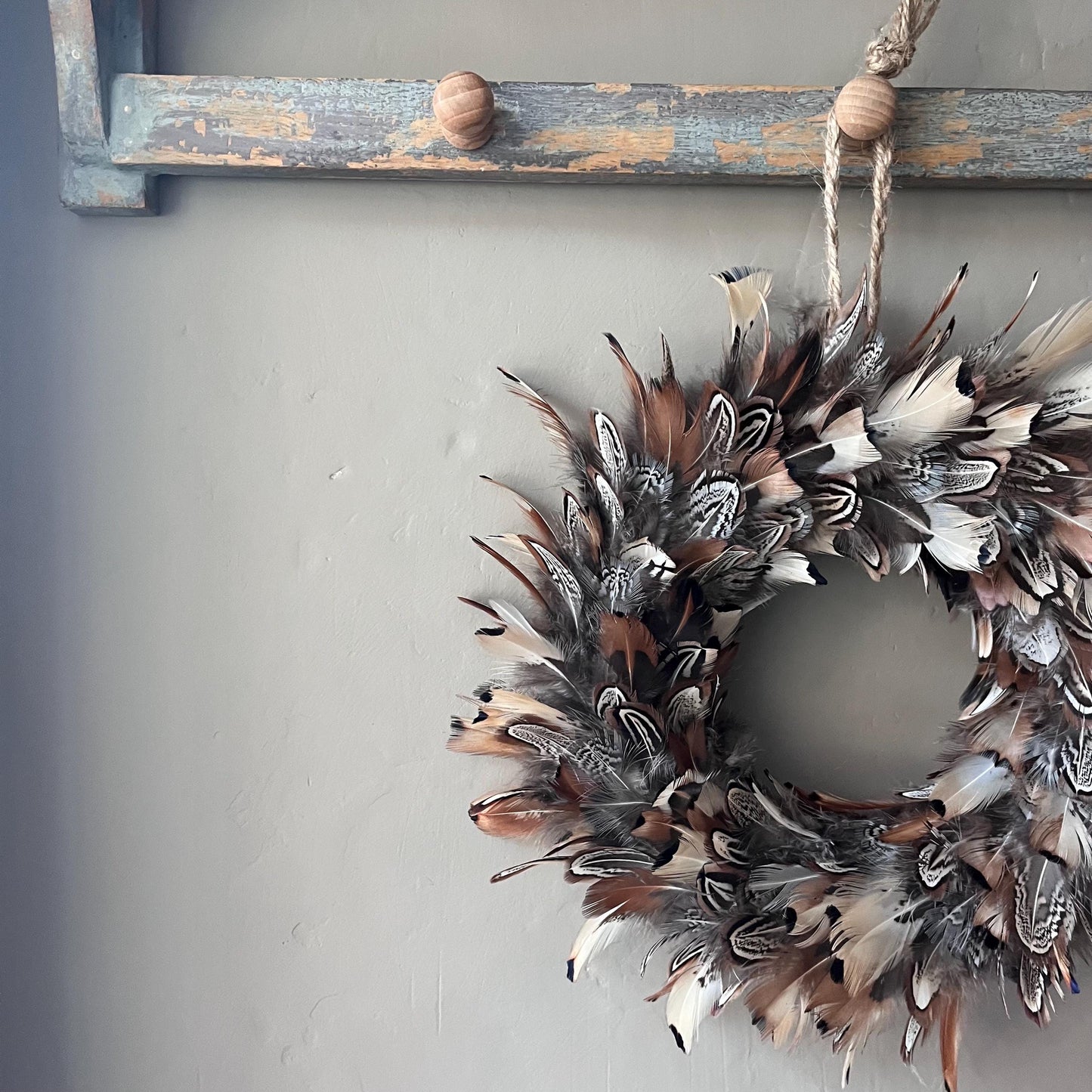 Feather wreath | Farmhouse wreath | Farmhouse decor | Front door wreath | Farmhouse Christmas | Christmas decor | Winter decor | 20- 25cm