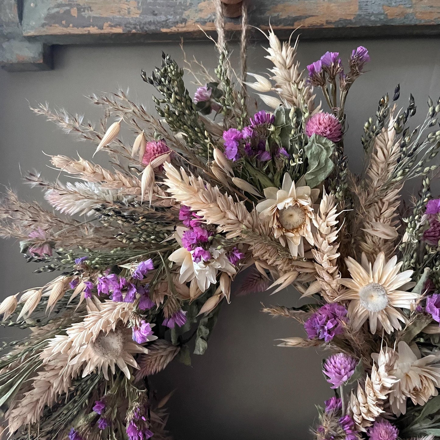 Everlasting flower | Dried flowers | Farmhouse style | Farmhouse home | Country living | Front door decor | Farmhouse wreath | 25x25cm