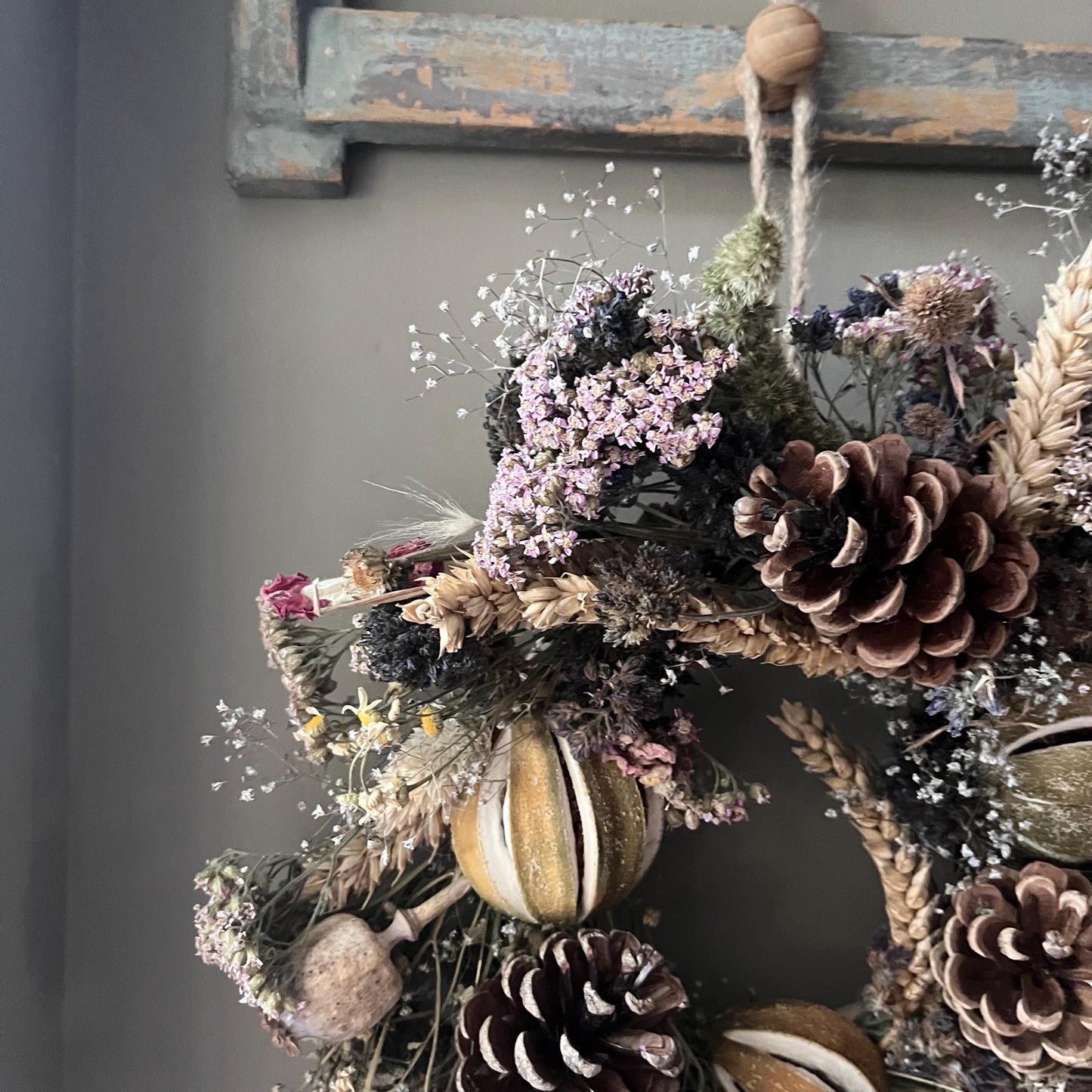 Autumnal flower wreath | Dried flowers | Farmhouse home | Country living | Front door decor | Farmhouse wreath | 25cm