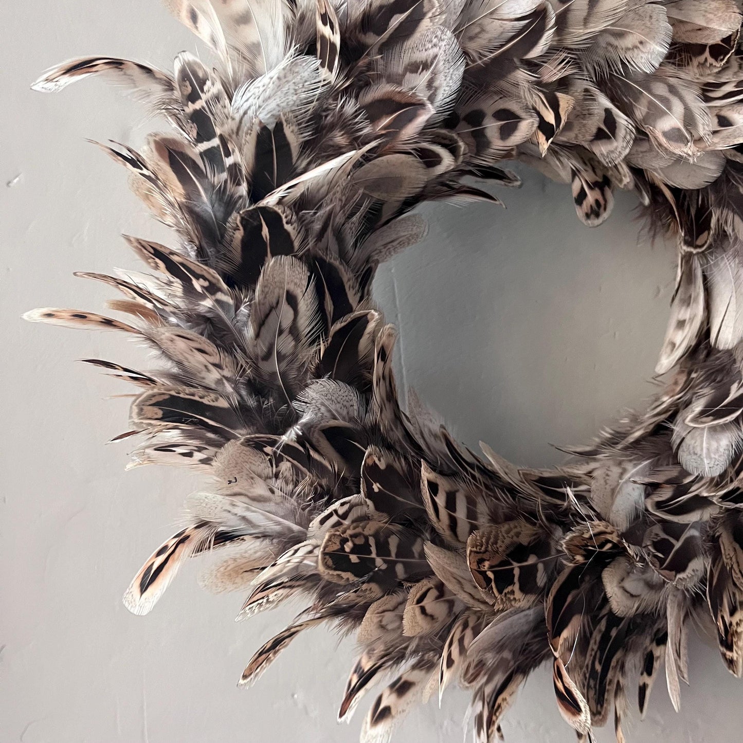 Feather wreath | Winter wreath | Farmhouse wreath | Country living home | Country living Christmas  | Door wreath | 20-25cm