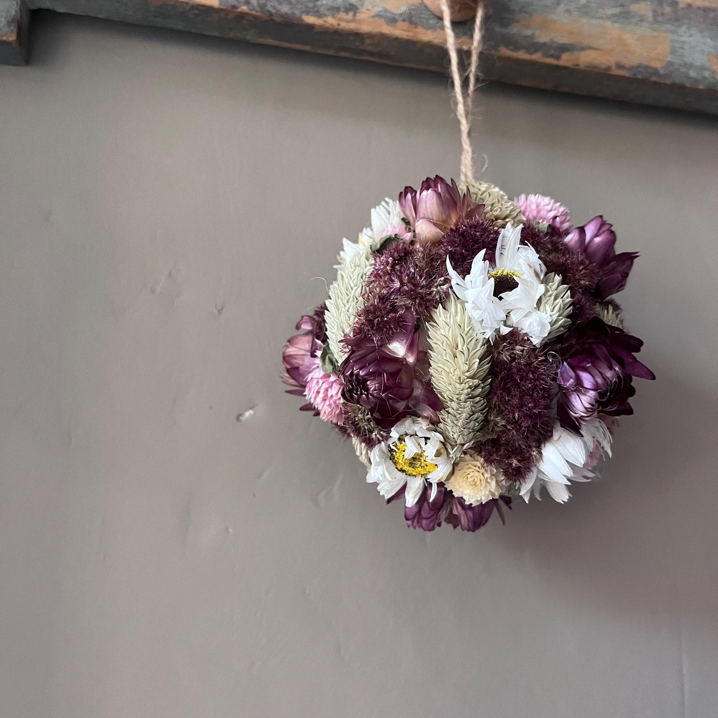 Dried flower baubles | Flower decorations | Tree decorations | Farmhouse Christmas | Natural Christmas decorations