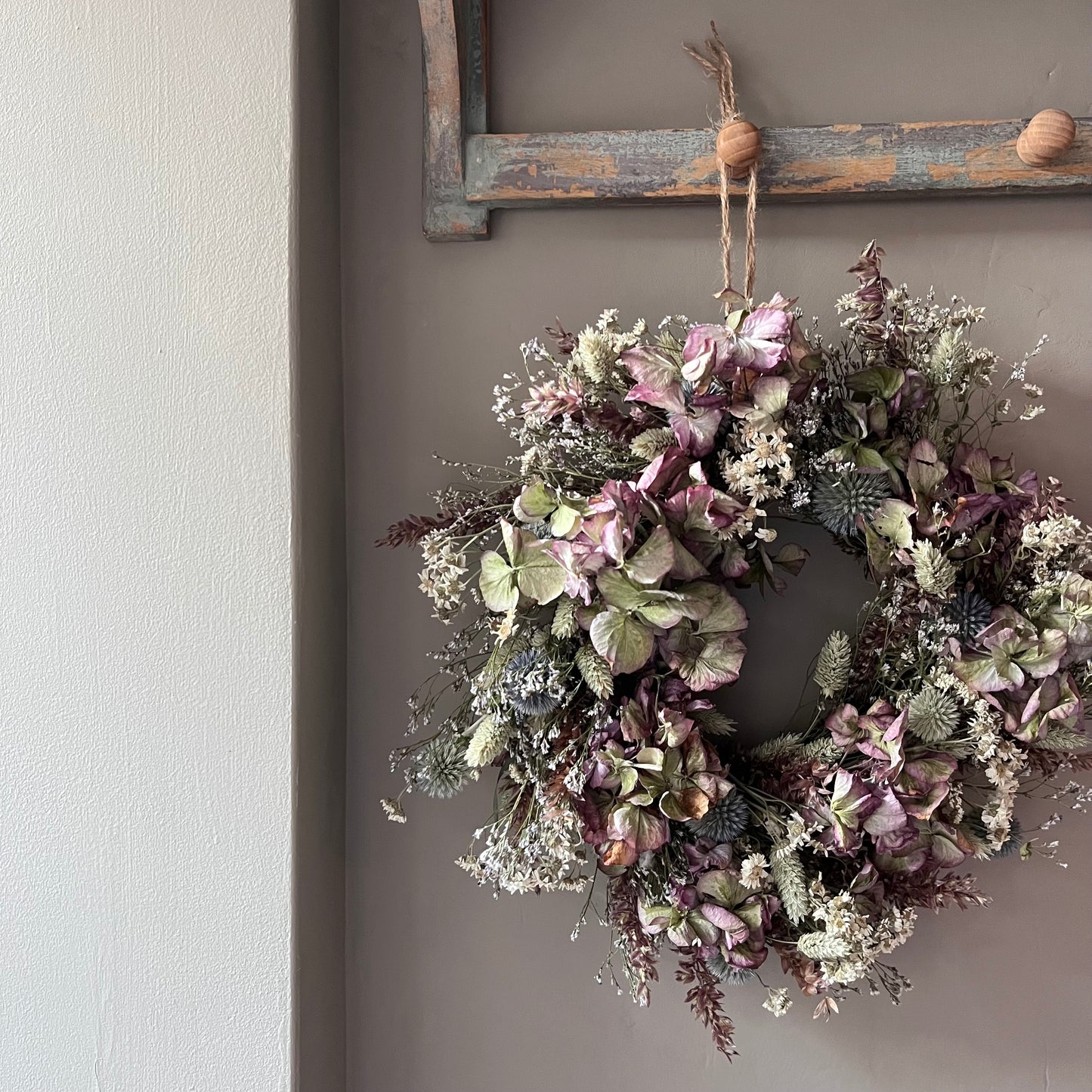 Summer Dried Flower Wreath: Farmhouse home Decor, 25cm