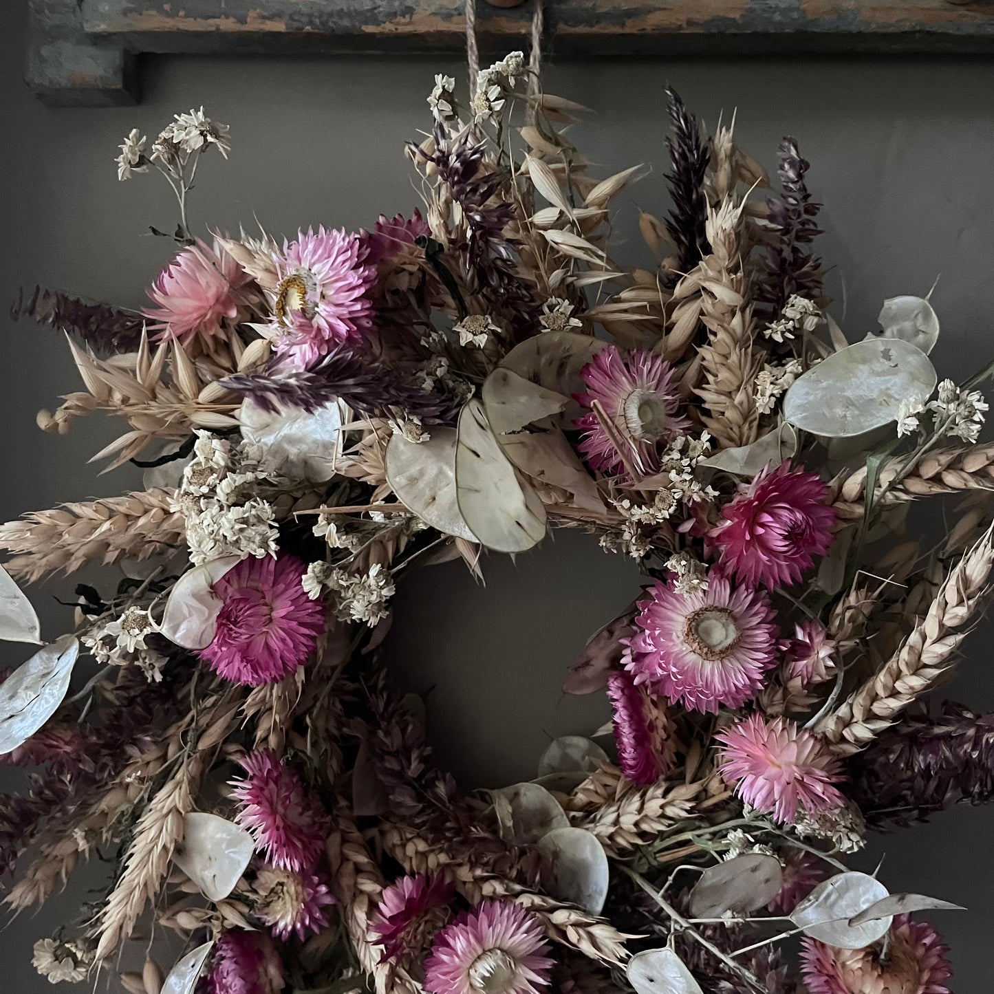 Dried Flower Wreath: Pink Everlasting Floral, Farmhouse Decor (25cm)