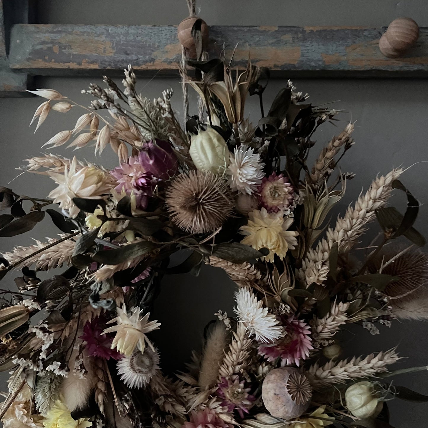 Summer Dried Flower Wreath: Farmhouse home Decor, 25cm