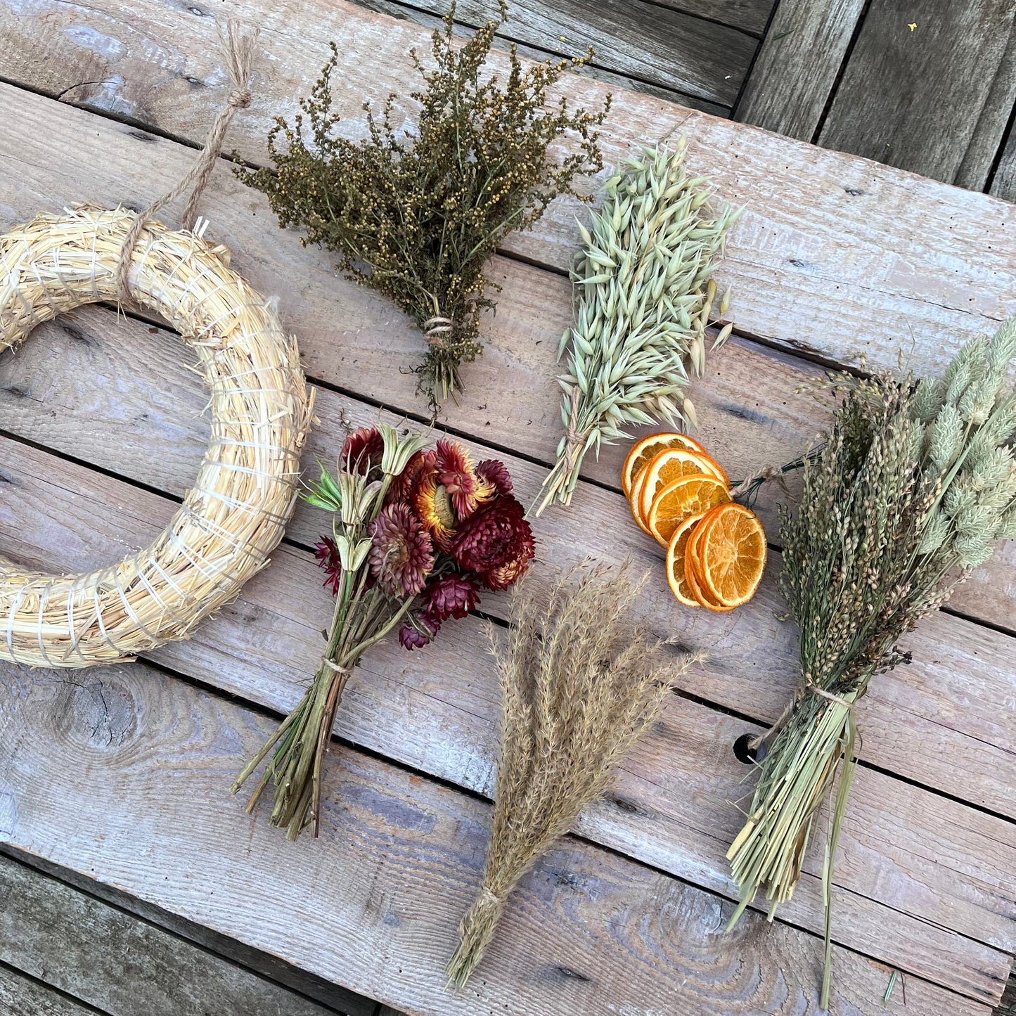 Dried flower wreath making kit | Christmas wreath making | Winter wreath | Make your own | Craft kits | 25cm wreath