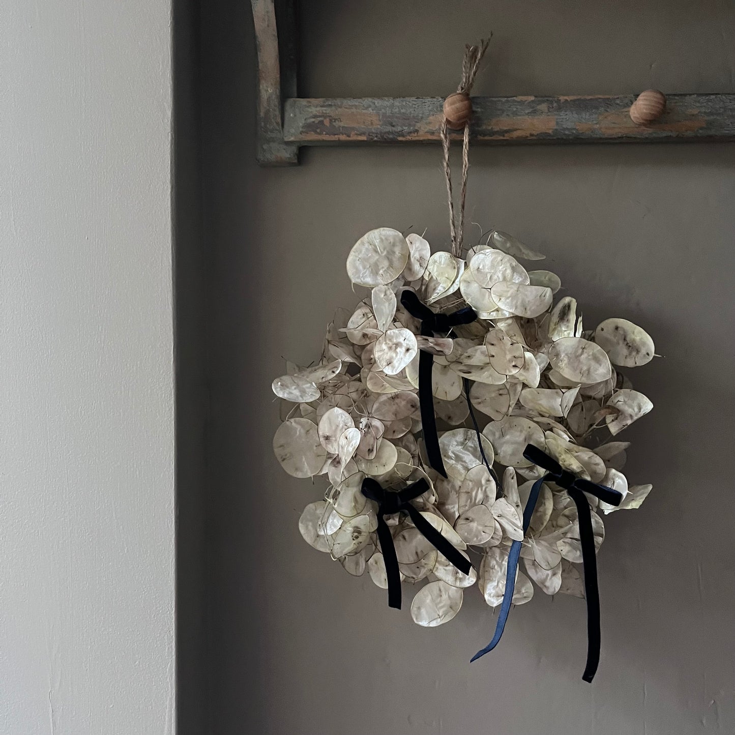 Dried Flower Wreath: Everlasting Floral Home Decor (25cm)