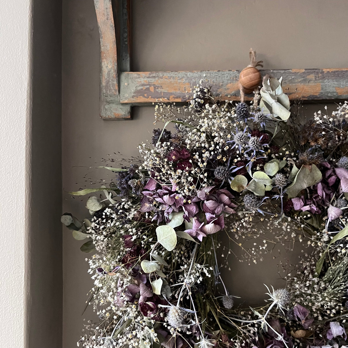 Winter Dried Flower Wreath: Winter door decor | 28cm