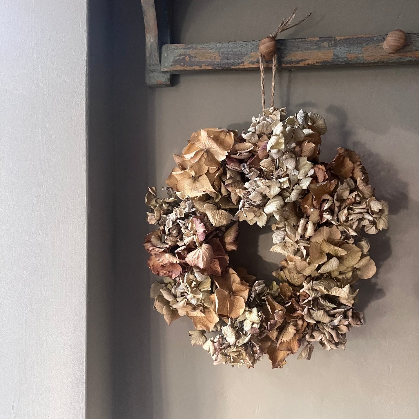 Dried Flower Cottage Wreath | Garden Wall Hanging (23cm)