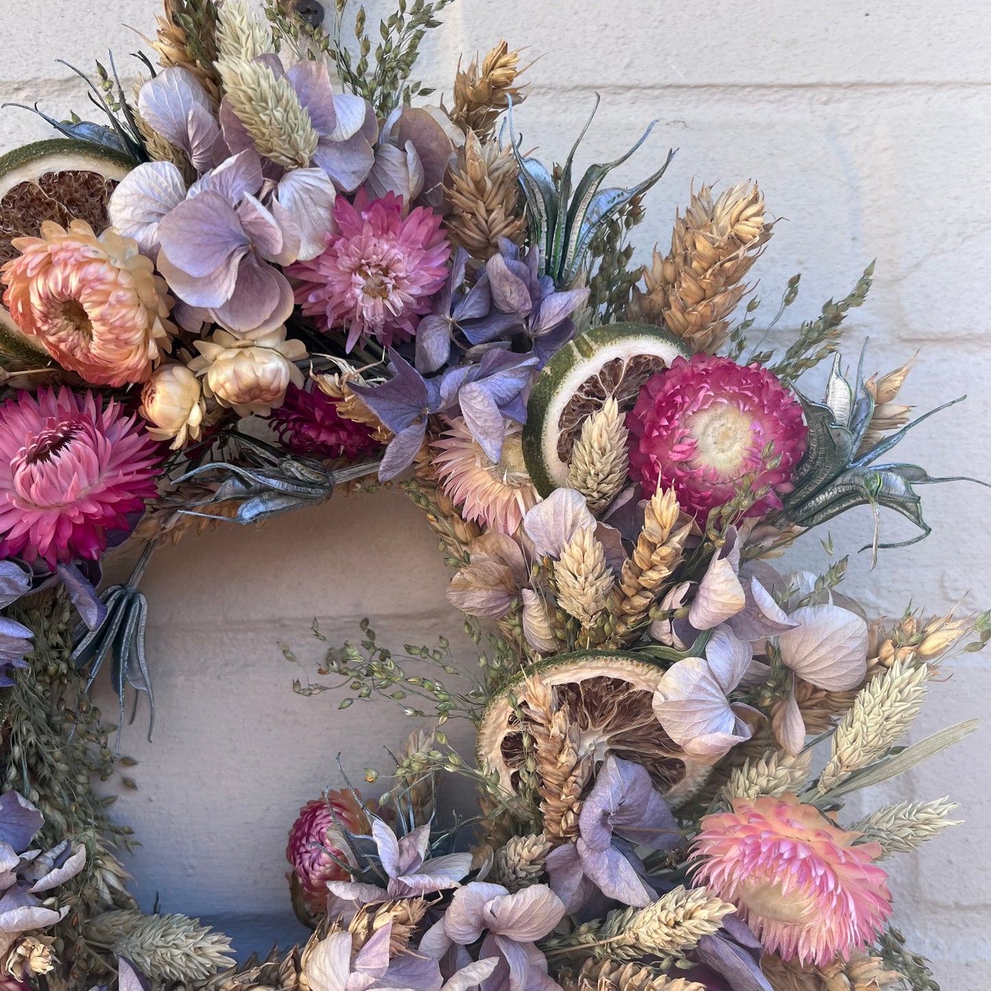 Dried flower wreath | Winter flowers | Farmhouse style | Farmhouse home | Country living | Farmhouse wreath | Winter wreath | 25x25cm