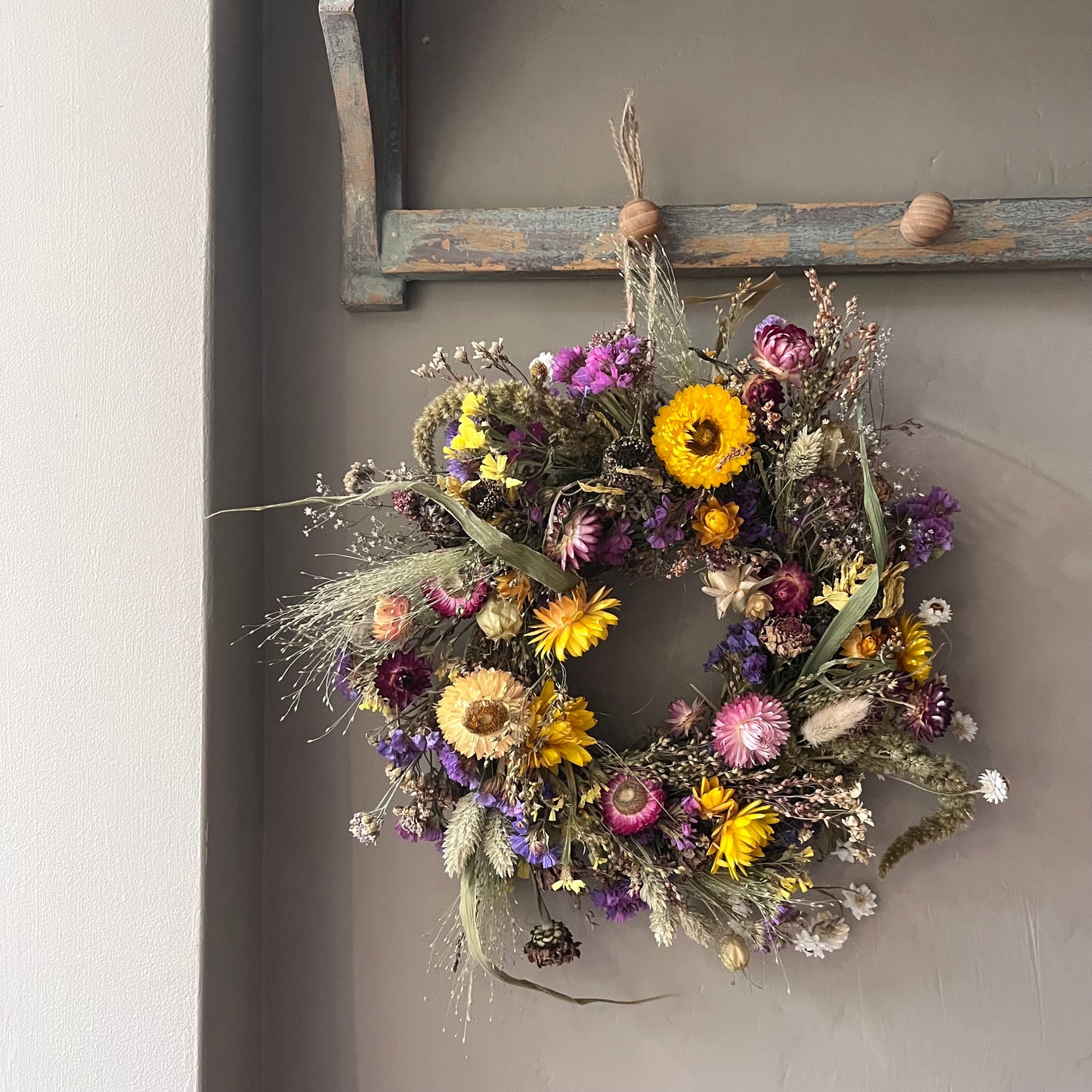 Spring flower wreath | Dried flowers | Farmhouse home | 25cm