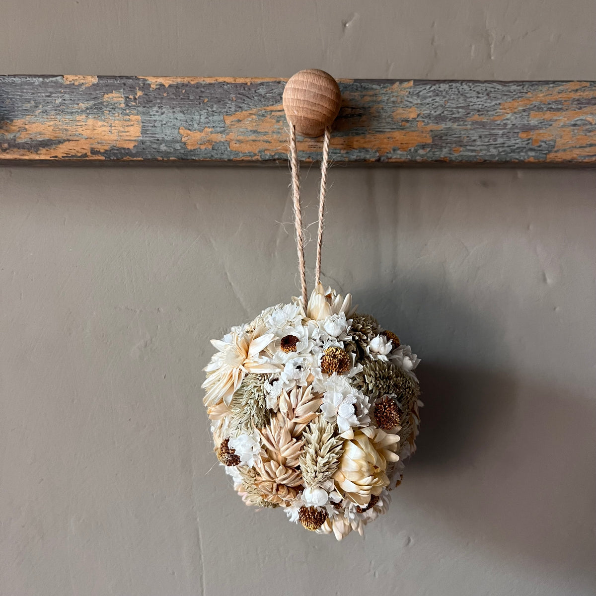Dried flower baubles | Flower decorations | Tree decorations | Farmhouse Christmas | Natural Christmas decorations