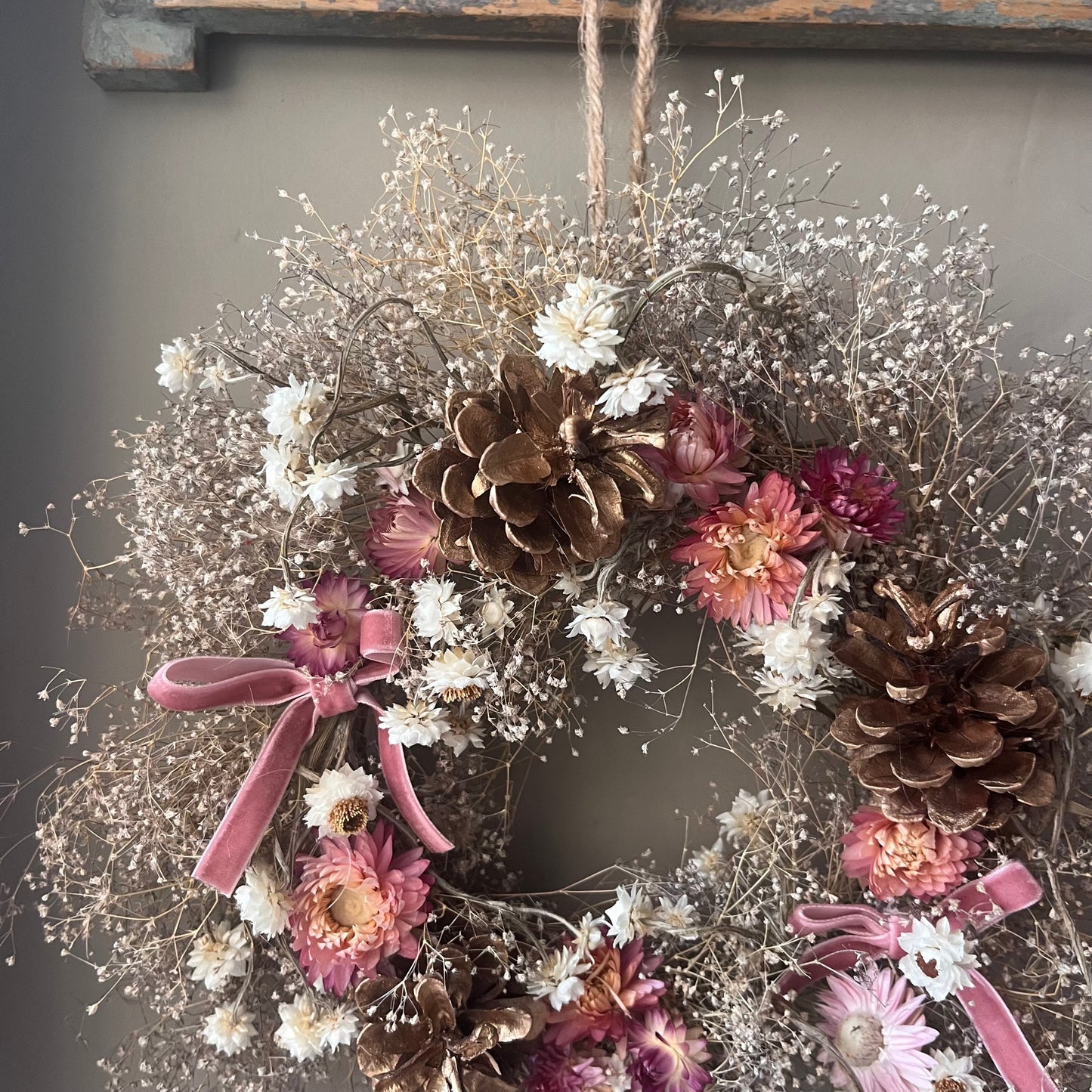 Summer Dried Flower Wreath: Farmhouse Decor (25cm)