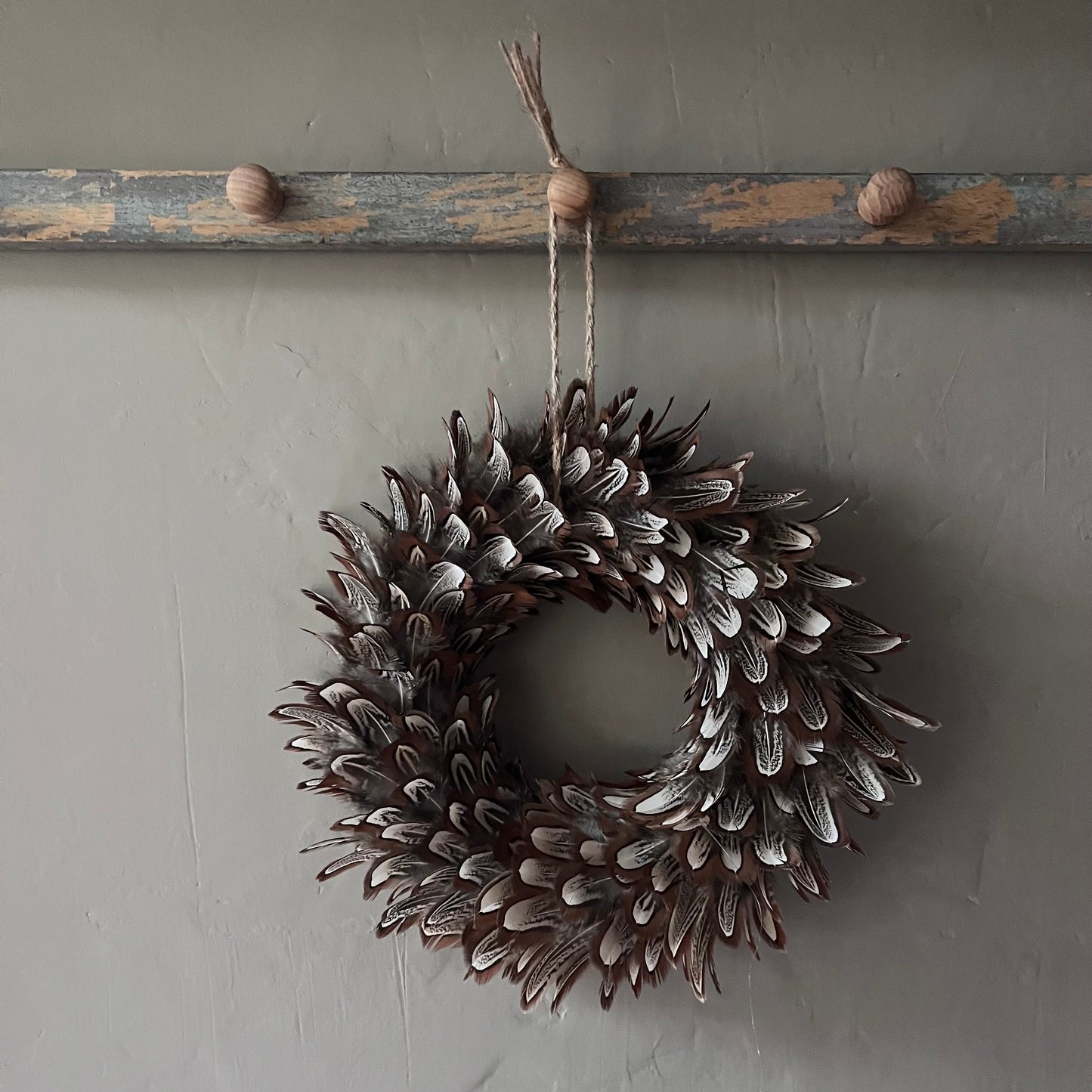 Handcrafted Pheasant feather Wreath - Farmhouse Decor (20-25cm)