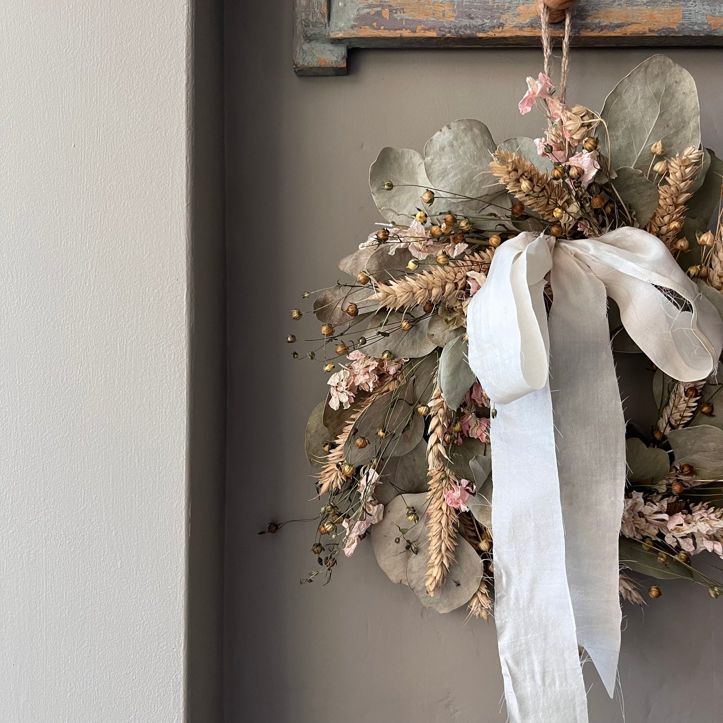 Dried Flower Wreath: Farmhouse Style Front Door Decor | 25cm