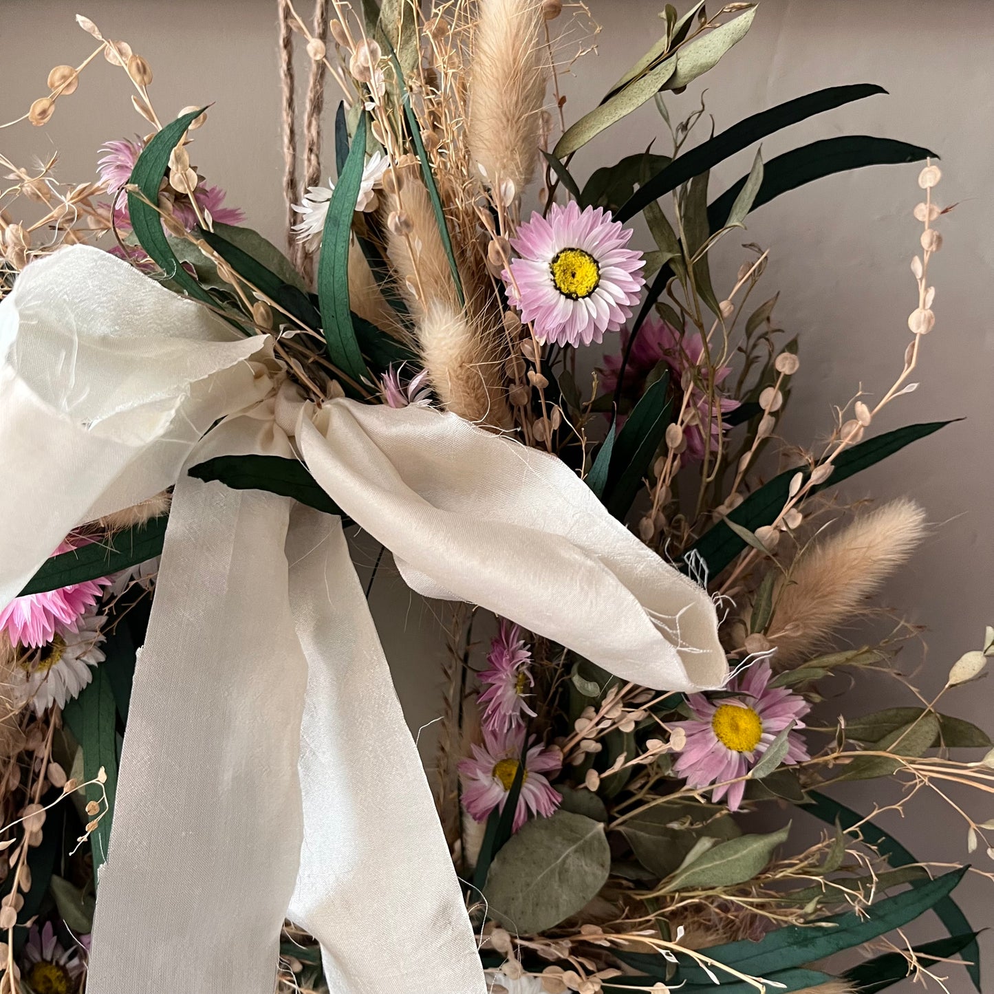 Summer Dried Flower Wreath: Farmhouse home Decor, 25cm