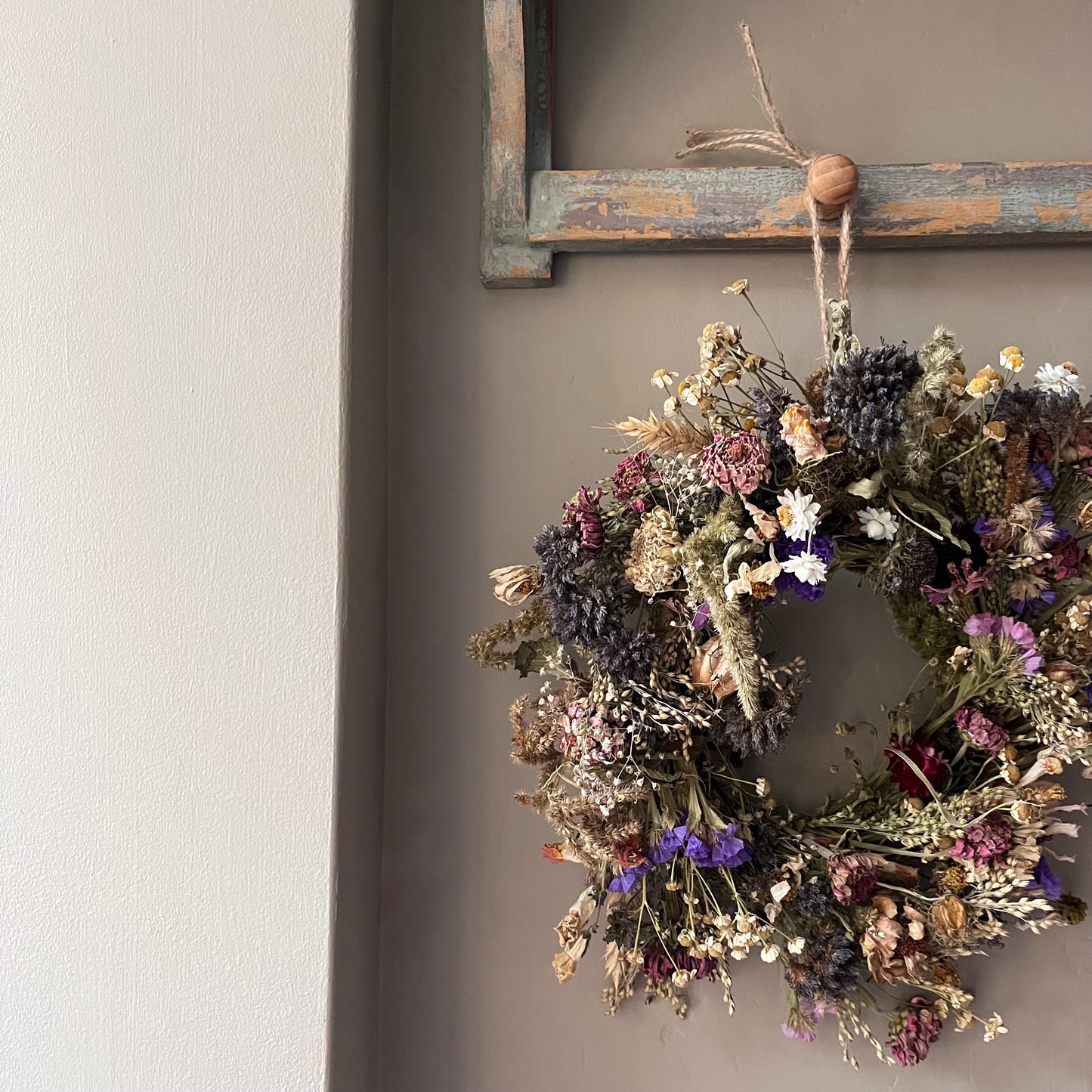 Easter Dried Flower Wreath: Farmhouse Decor (25cm)