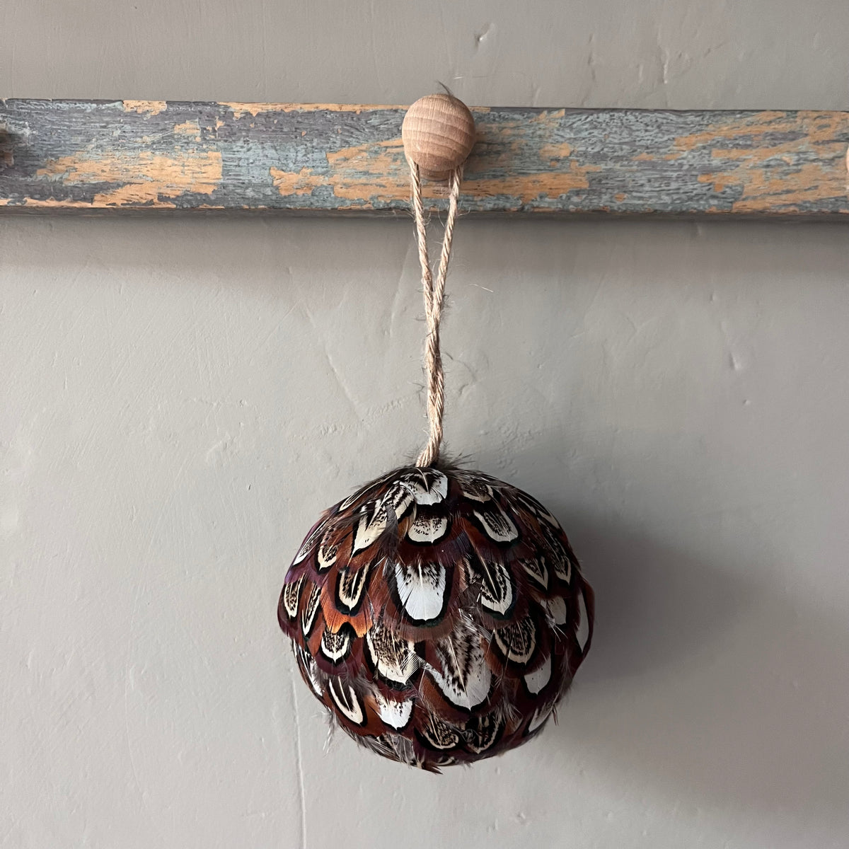 Handcrafted Feather Christmas Bauble Set: Farmhouse Tree Decorations