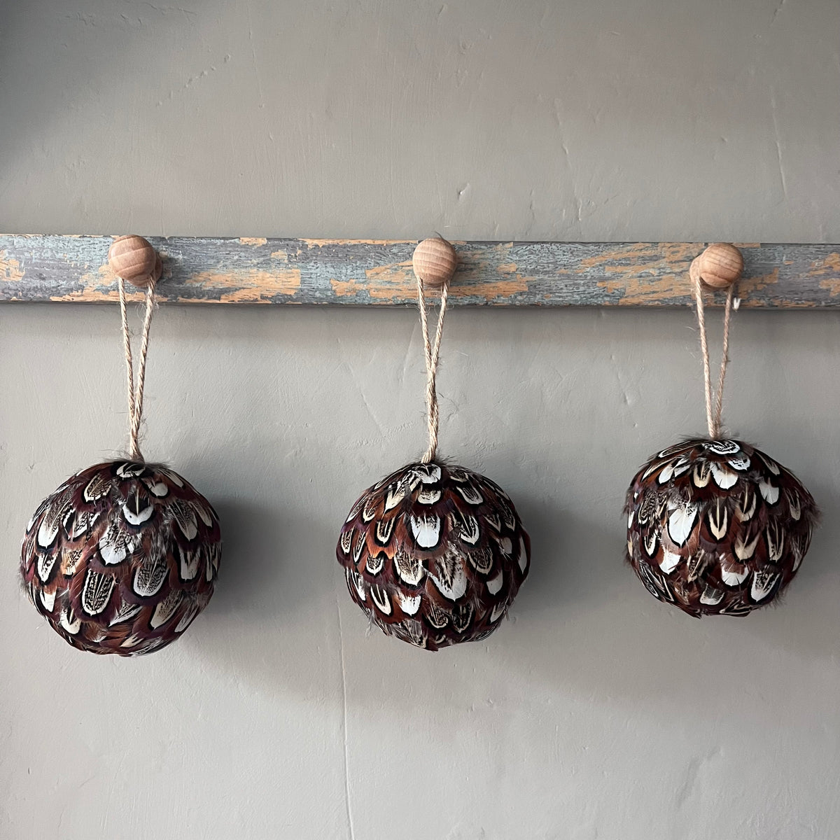 Handcrafted Feather Christmas Bauble Set: Farmhouse Tree Decorations