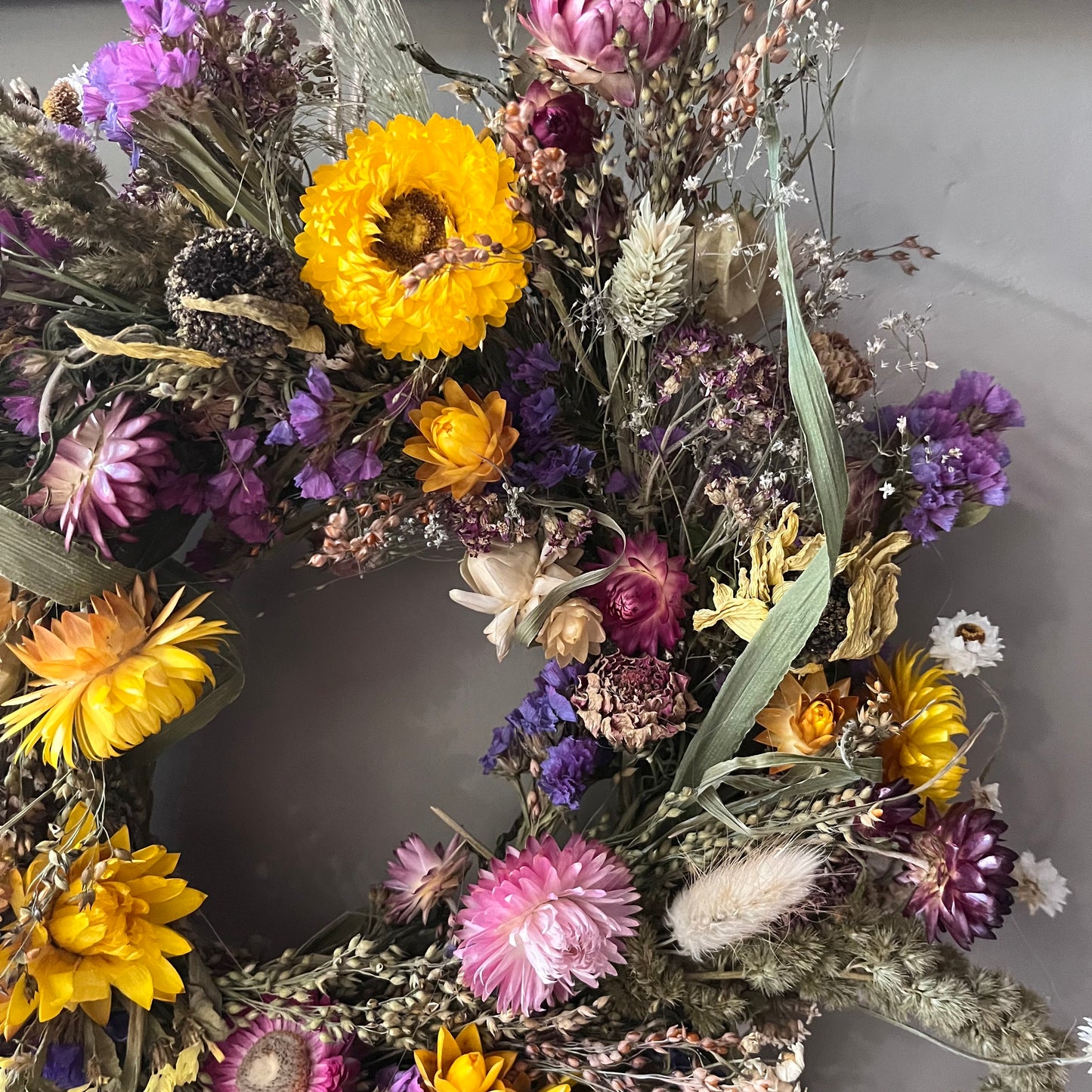 Spring flower wreath | Dried flowers | Farmhouse home | 25cm