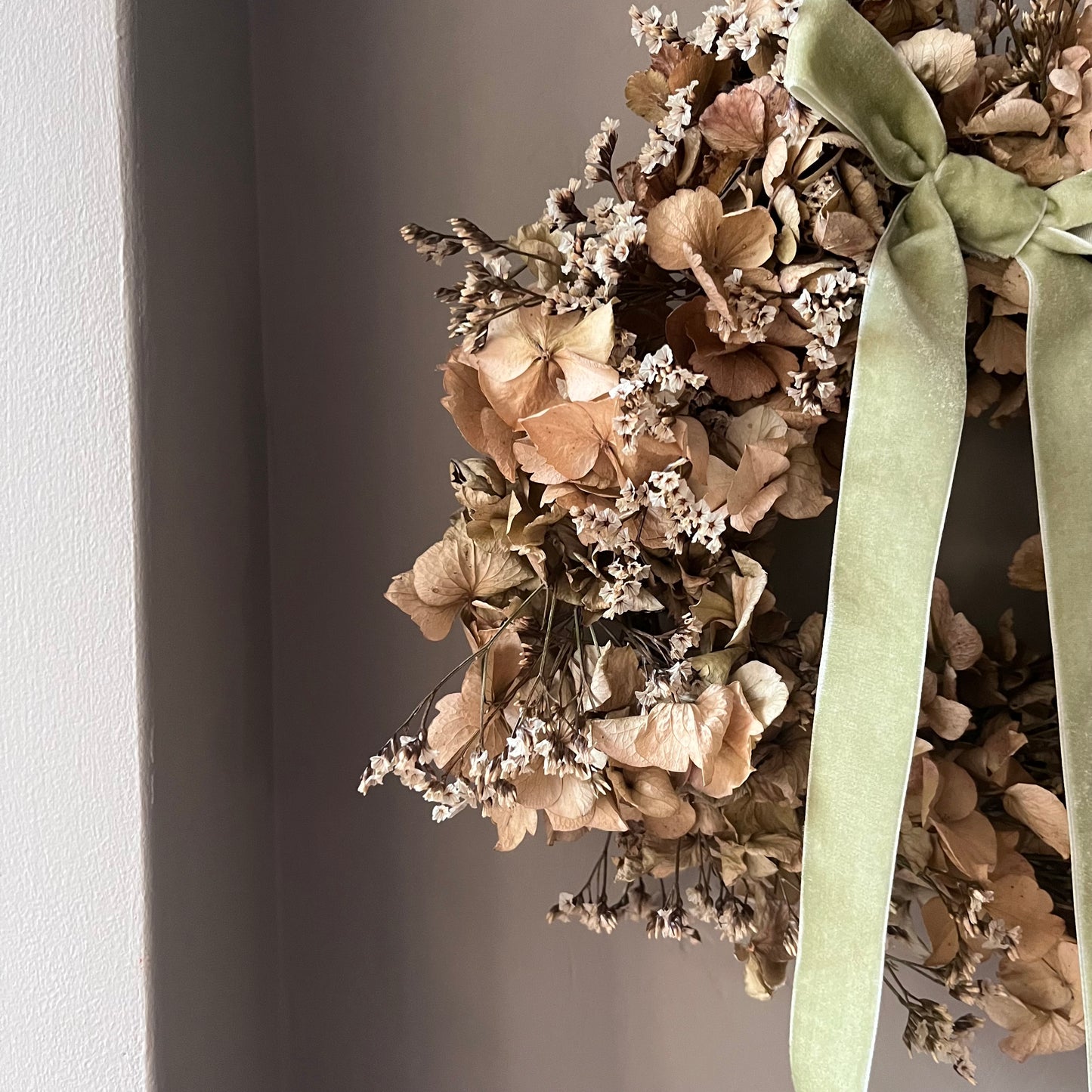 Dried Flower Wreath: Spring Everlasting Floral Decor (25cm)