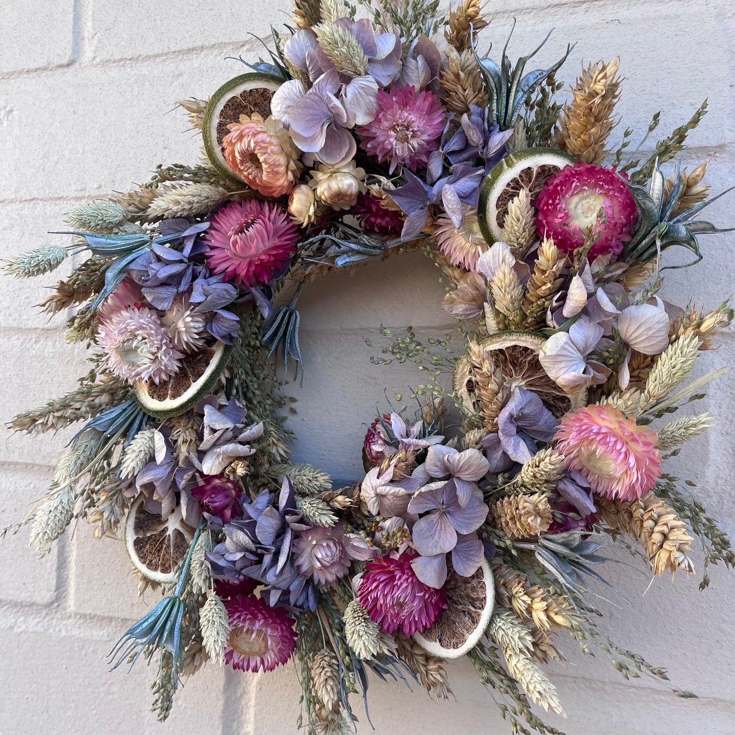 Dried flower wreath | Winter flowers | Farmhouse style | Farmhouse home | Country living | Farmhouse wreath | Winter wreath | 25x25cm