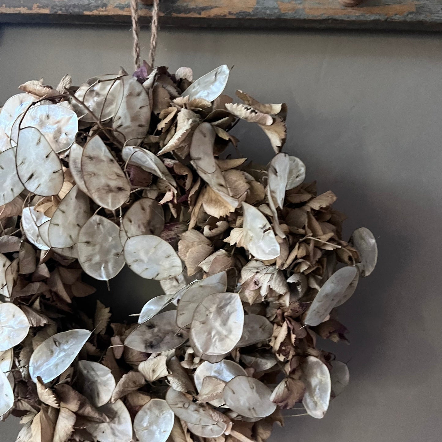 Dried Flower Wreath: Winter Everlasting Floral Decor (25cm)