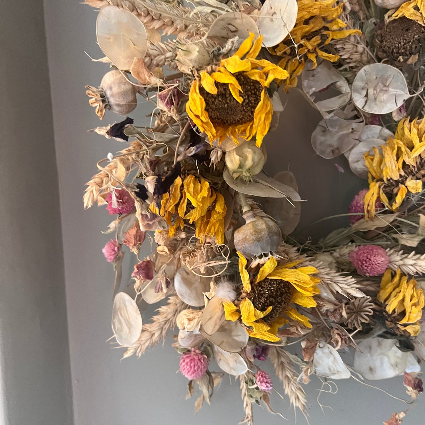 Spring Dried Flower Wreath: Farmhouse Decor (25x25cm)