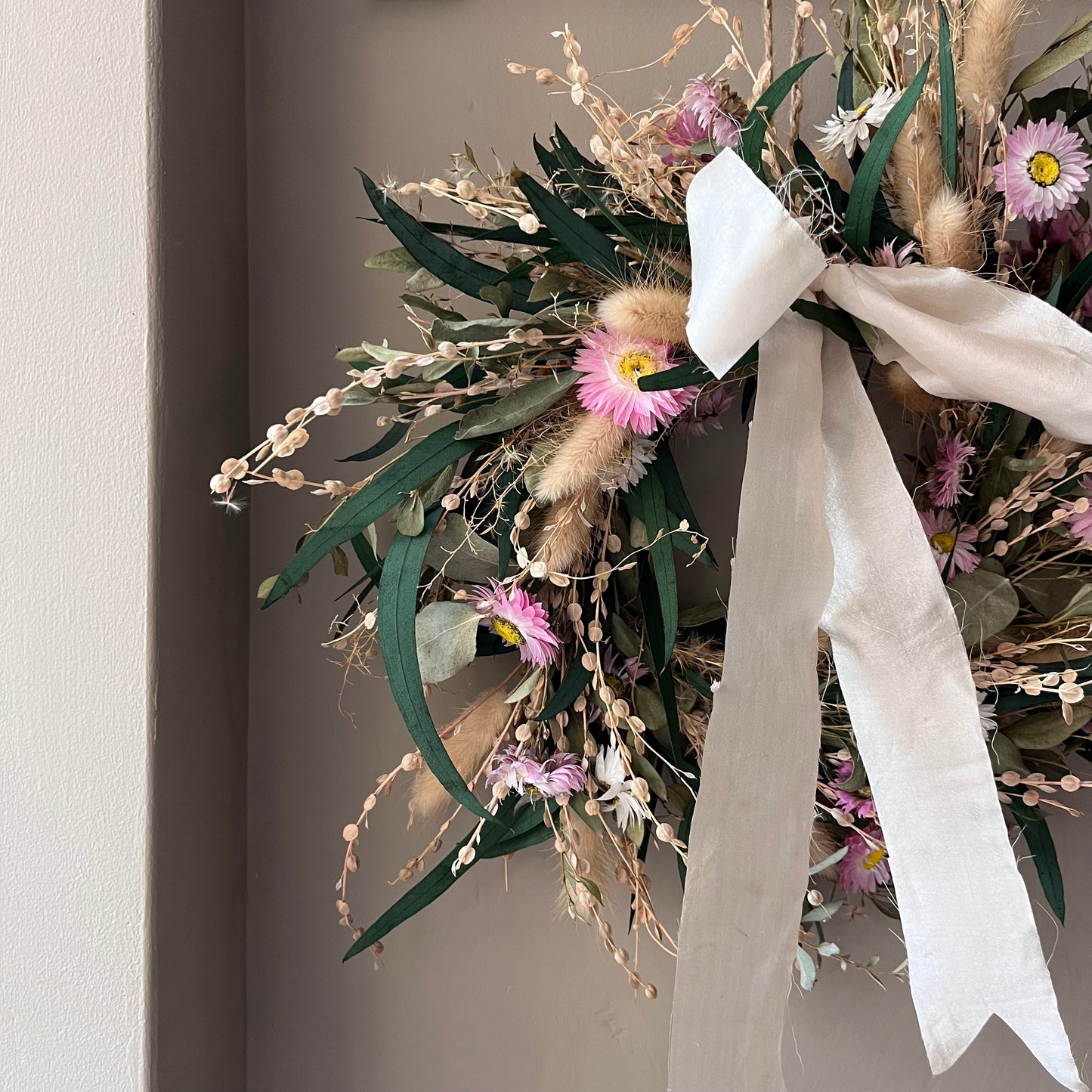 Summer Dried Flower Wreath: Farmhouse home Decor, 25cm
