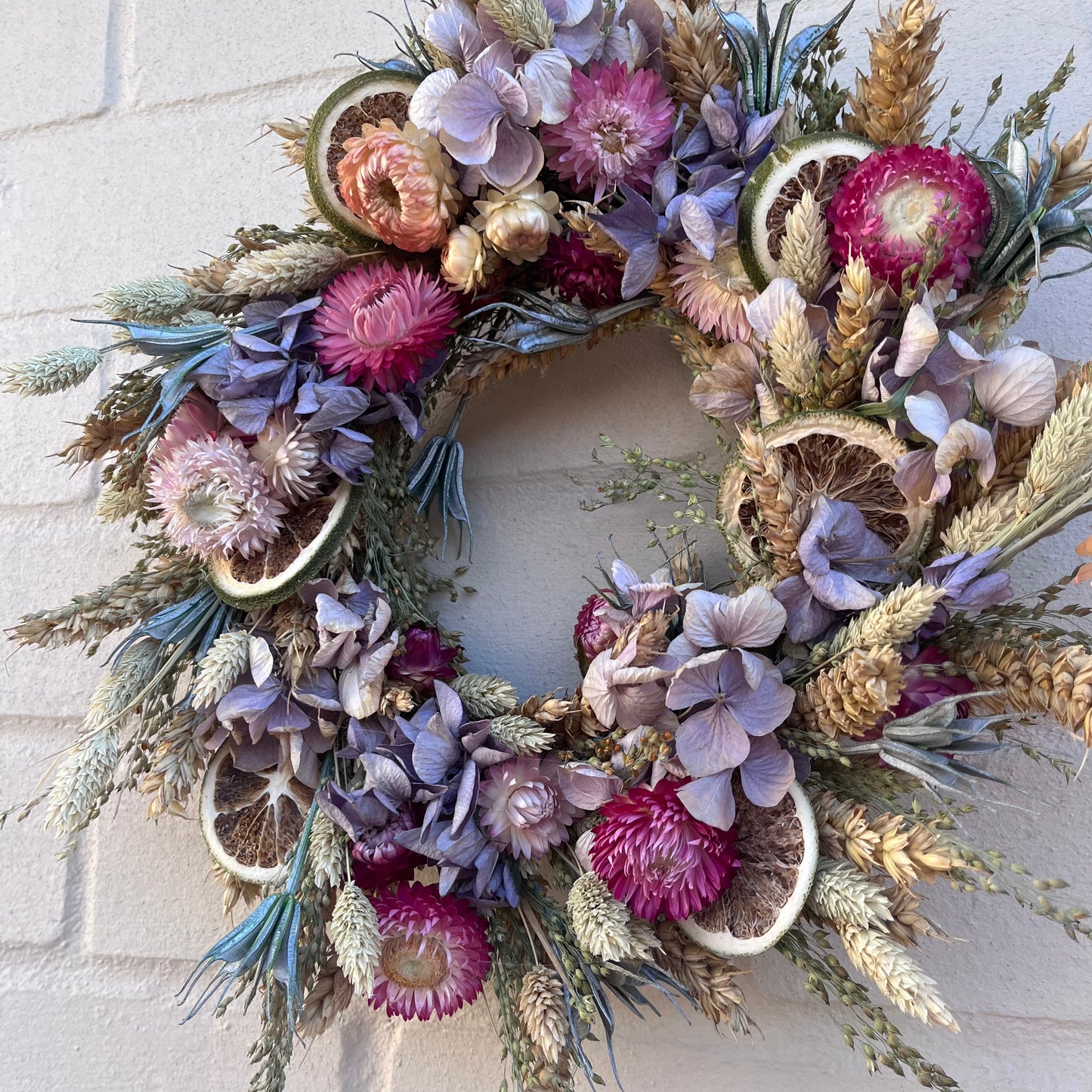 Dried flower wreath | Winter flowers | Farmhouse style | Farmhouse home | Country living | Farmhouse wreath | Winter wreath | 25x25cm