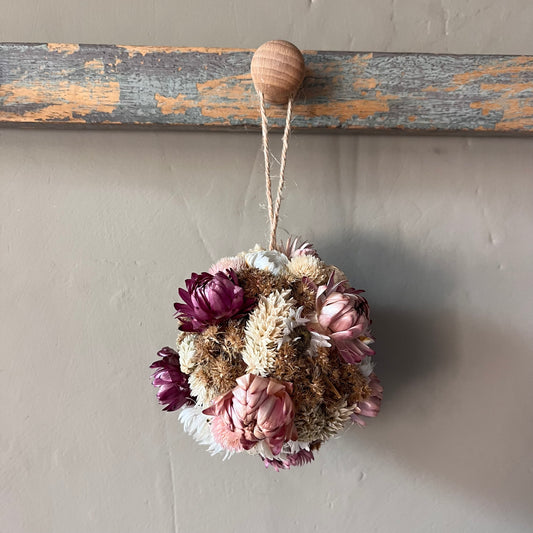 Dried flower baubles | Flower decorations | Tree decorations | Farmhouse Christmas | Natural Christmas decorations