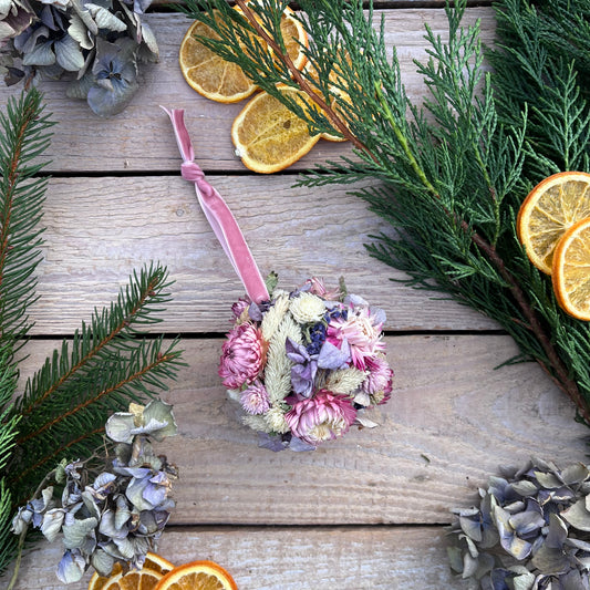 Dried flower baubles | Flower baubles | Flower decorations | Cottage Core | Tree decorations | Farmhouse Christmas | Cottage Christmas