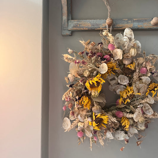 Spring Dried Flower Wreath: Farmhouse Decor (25x25cm)