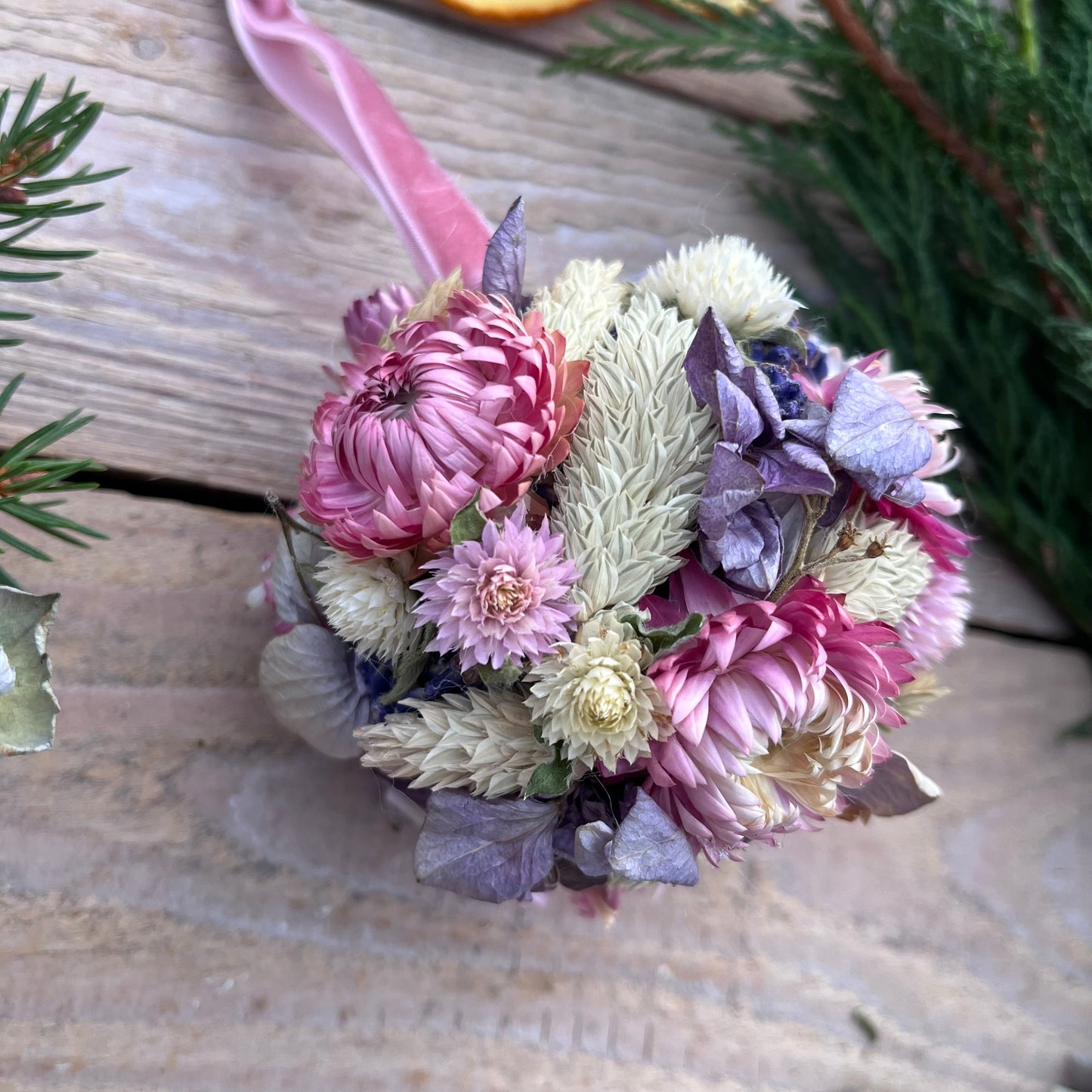 Dried flower baubles | Flower baubles | Flower decorations | Cottage Core | Spring decorations | Farmhouse Spring | Cottage Easter decor