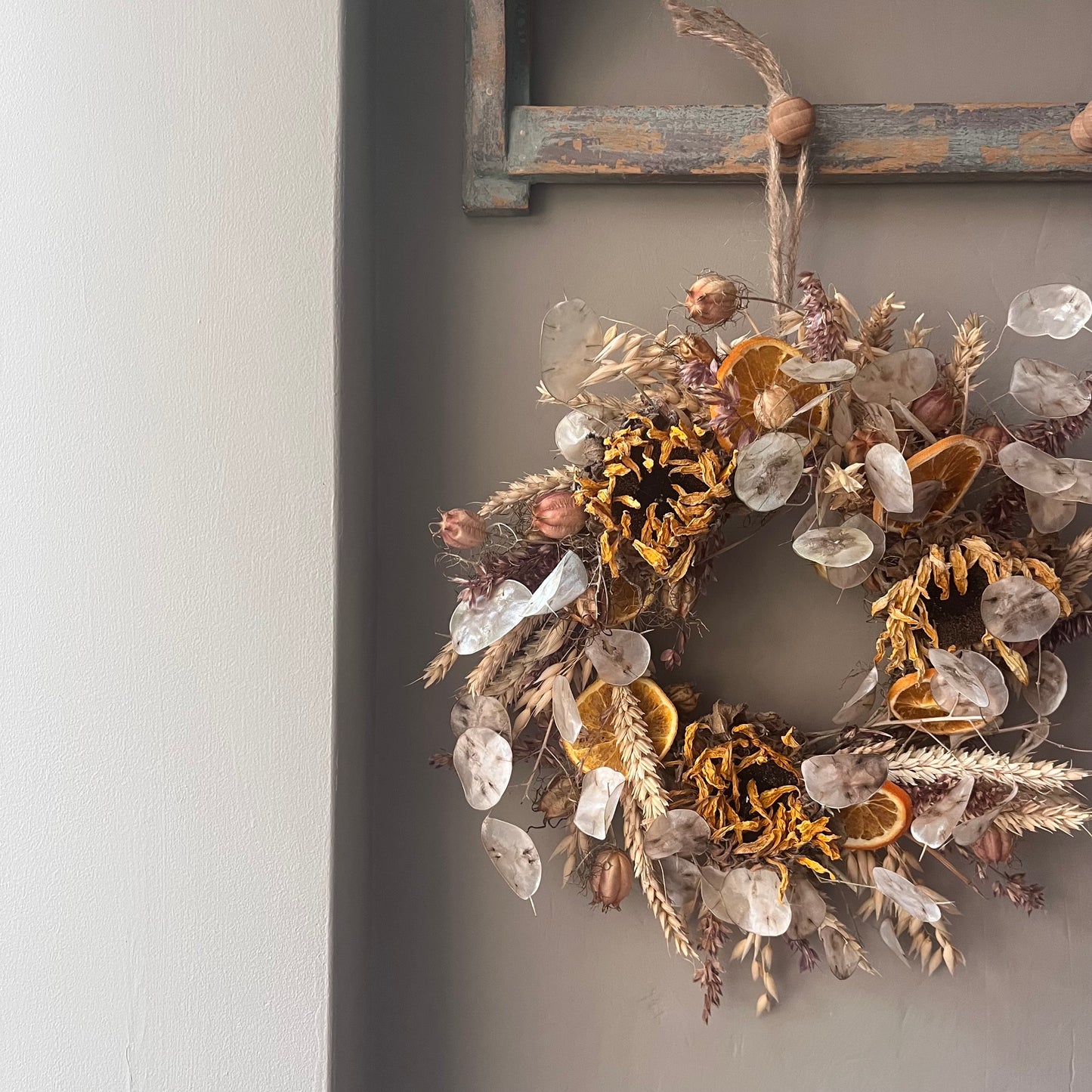 Colorful Dried Flower Wreath | Spring Decor (25x25cm)