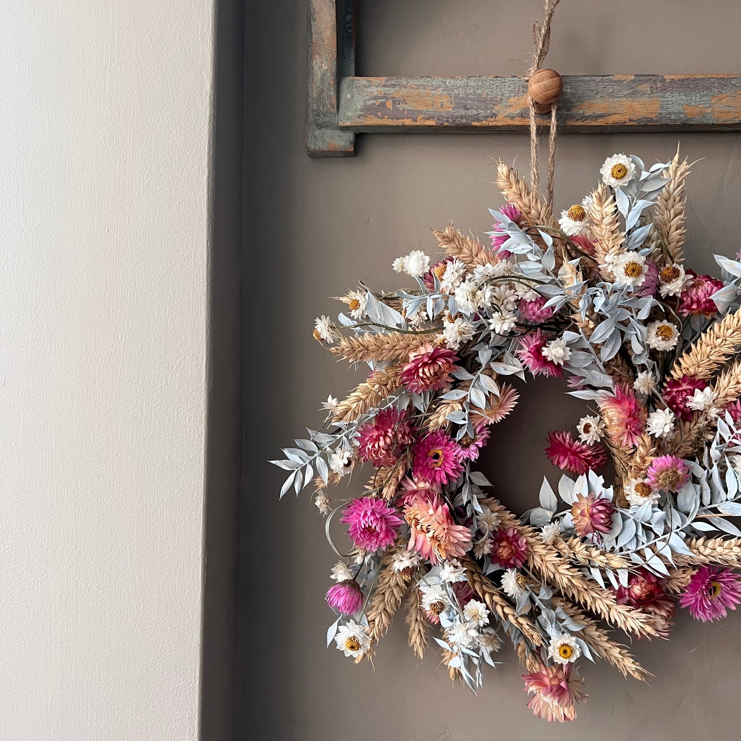 Dried Flower Wreath | Farmhouse Style Spring Decor (25cm)