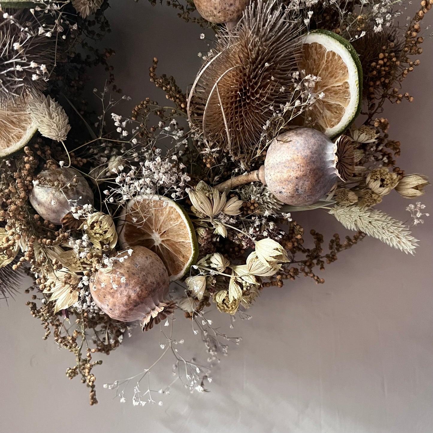 Dried Flower Wreath: Farmhouse Style Everlasting Floral Display (22cm)