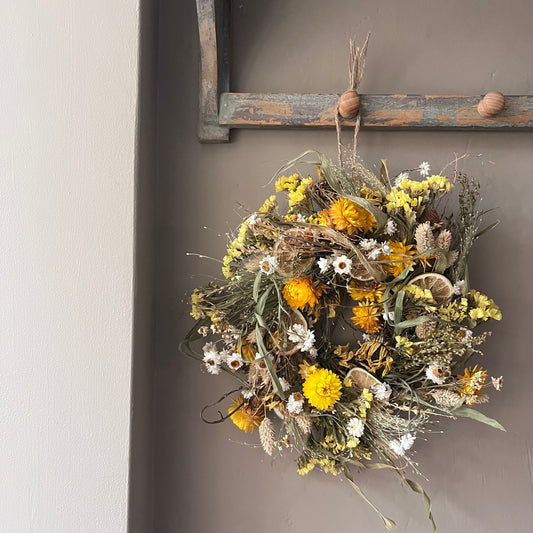 Spring wreath | Spring decorations | Dried flower wreath | Farmhouse spring decor | Small wreath | Wall hangings | 25cm